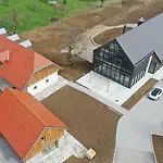 Отель Pira 4*