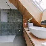 Отель Pira 4*