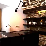 Отель Pira Постойна