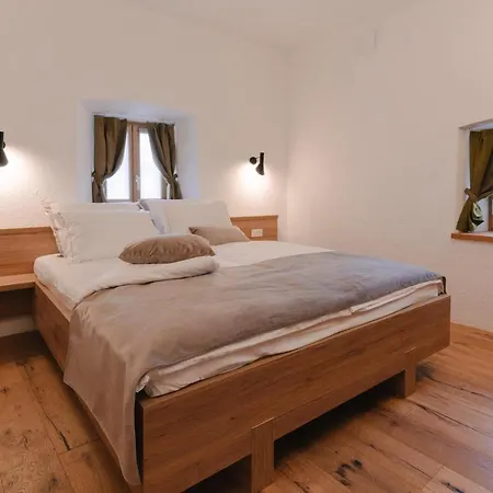 Pira Hotel 4*
