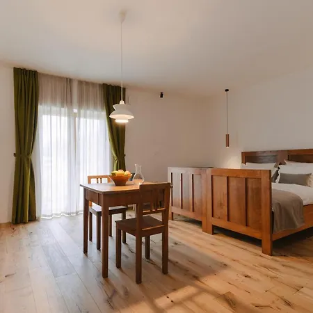Pira Boutique Hotel 4*