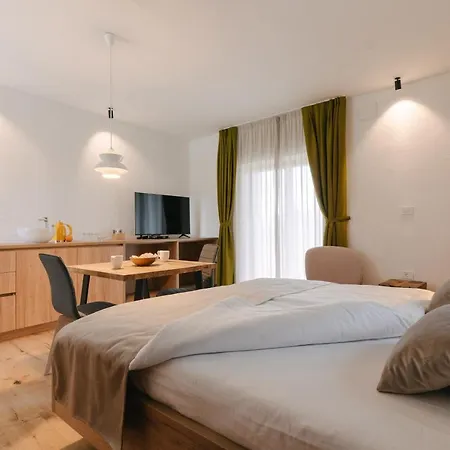 Pira Boutique Hotel