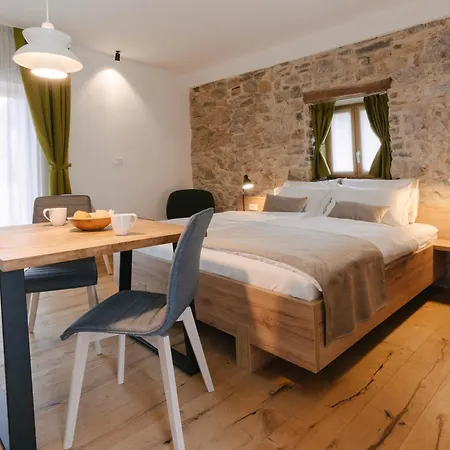 Pira Boutique Hotel 4*
