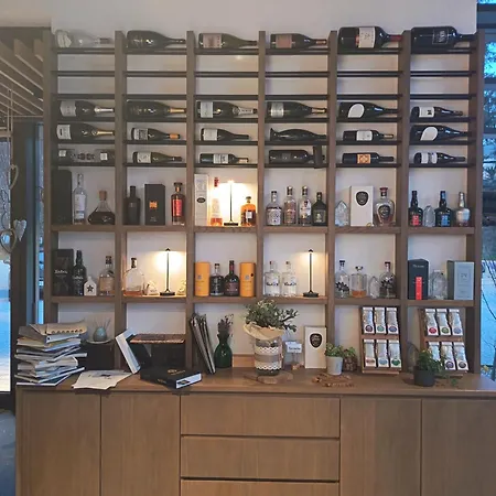 Pira Boutique Hotel 4*